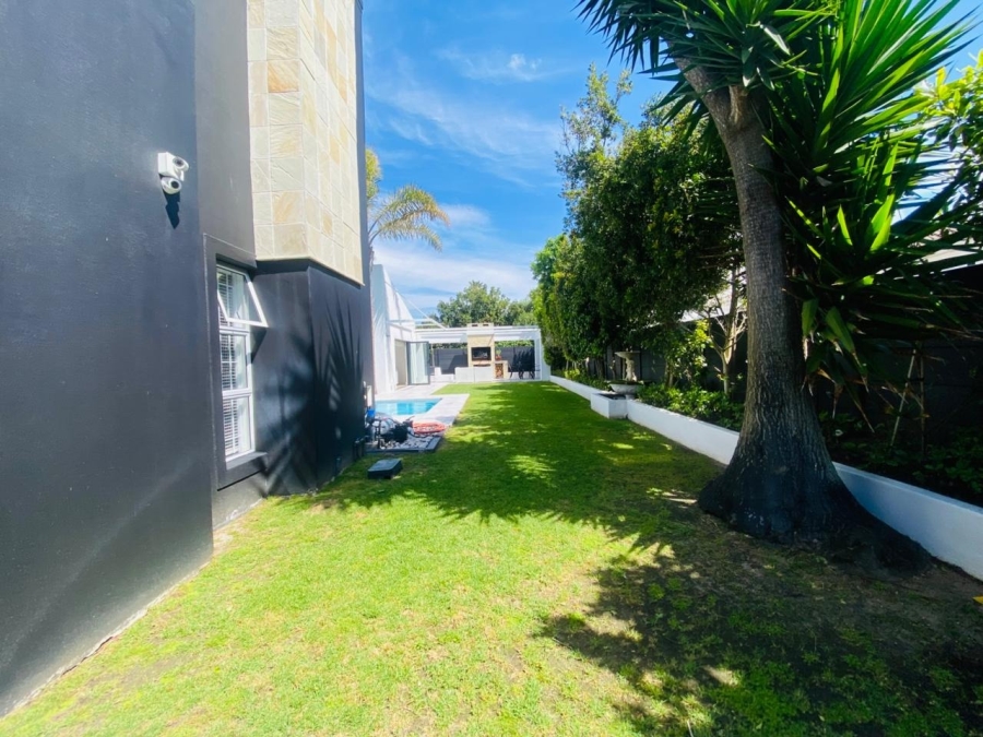 5 Bedroom Property for Sale in Sunset Beach Western Cape